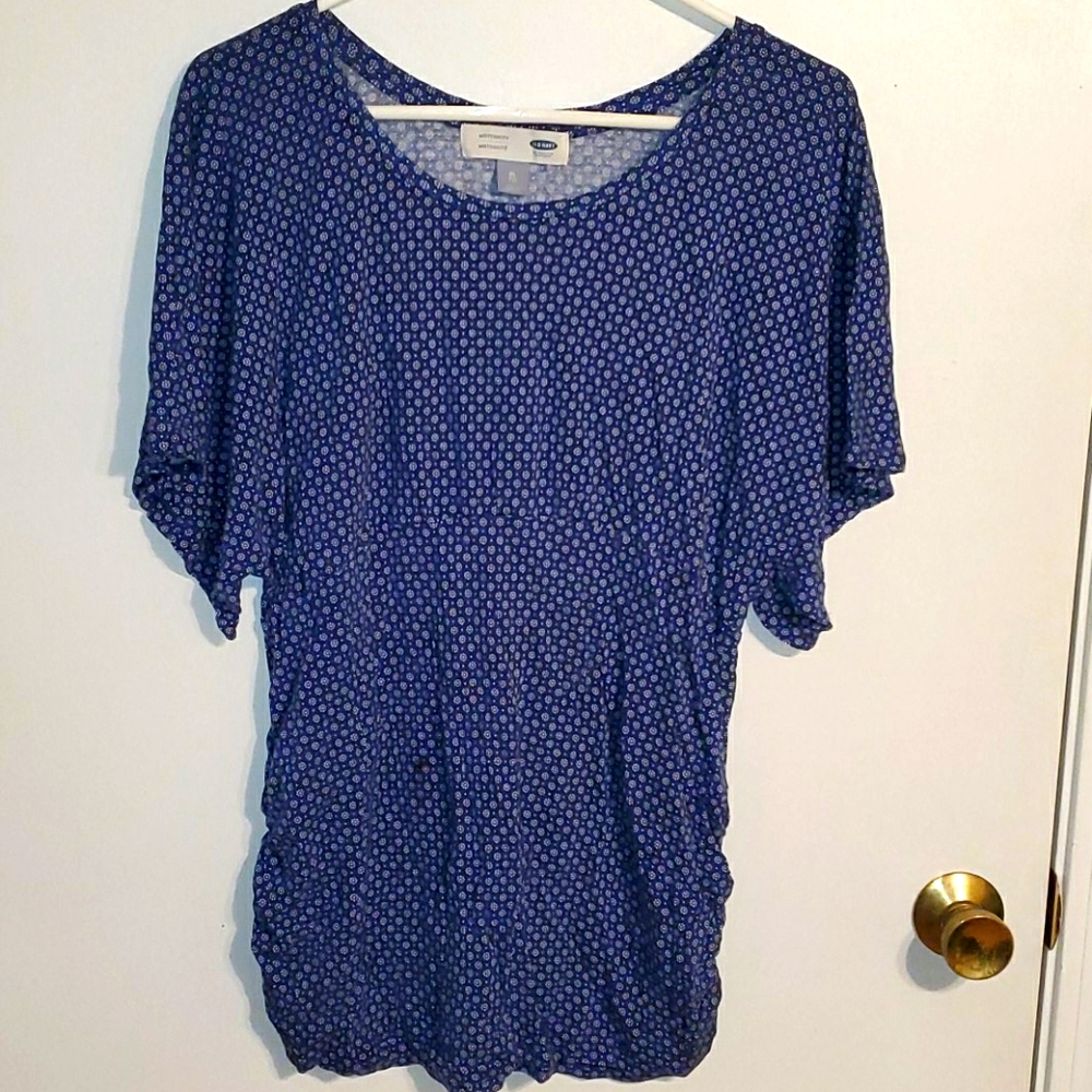 Old Navy maternity blue floral T-shirt